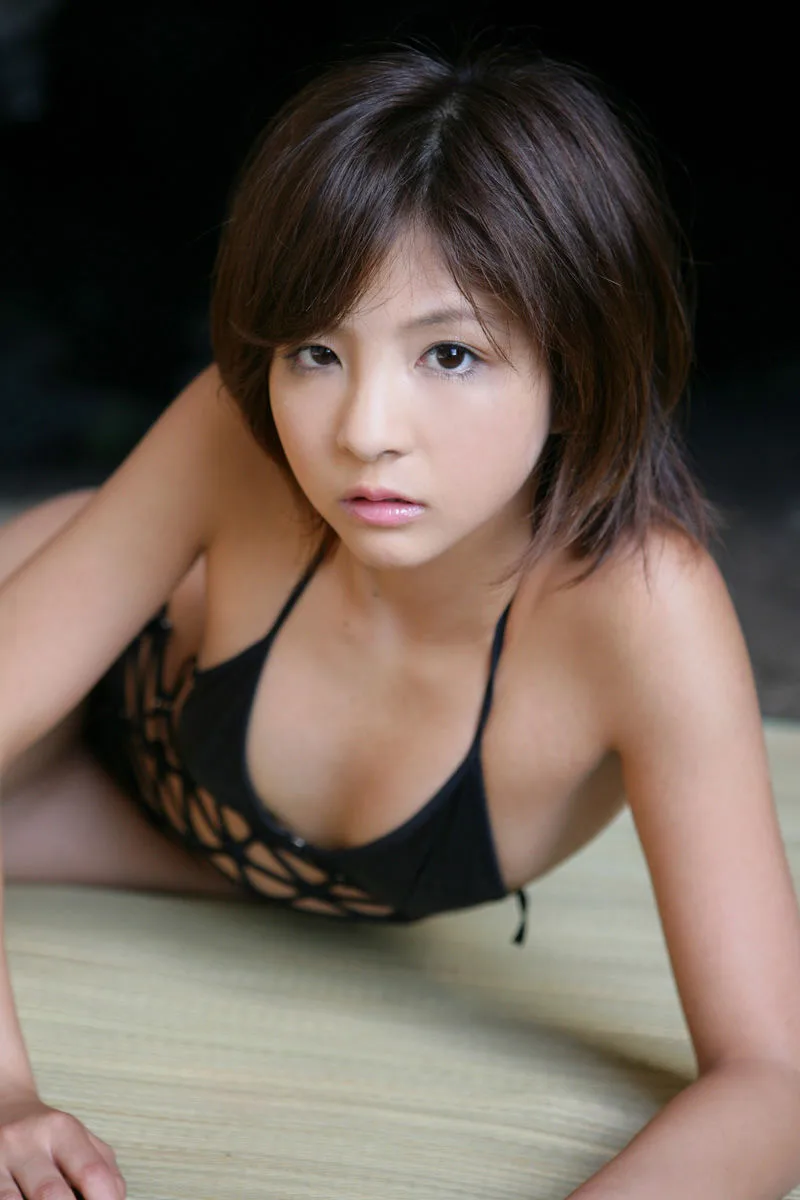 [Mặt trước] Album ảnh "Vòng cuối cùng của Rinacci" của Nagasaki Rina - 12