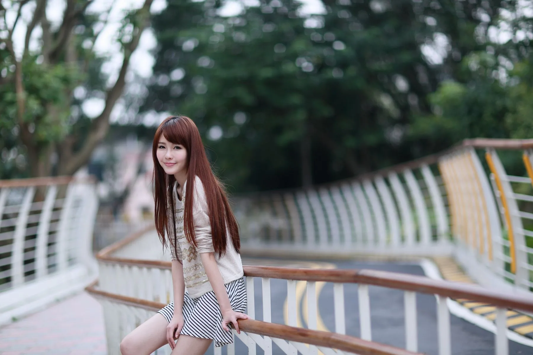 Bộ ảnh ngoại cảnh tươi tắn và xinh đẹp của Celia Wang cho quảng cáo "Guoguang Help" - 18