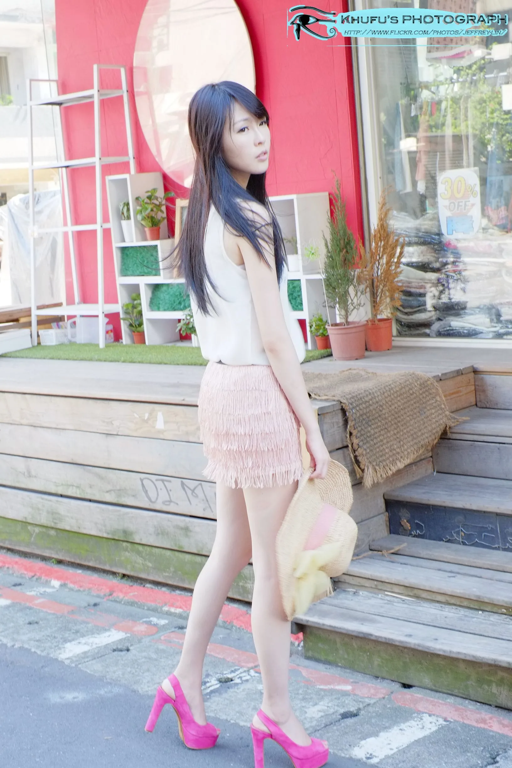 Bộ ảnh thời trang đường phố tươi tắn và xinh đẹp của hai người đẹp Đài Loan Lai Mi-er và Wang Xin-man.
