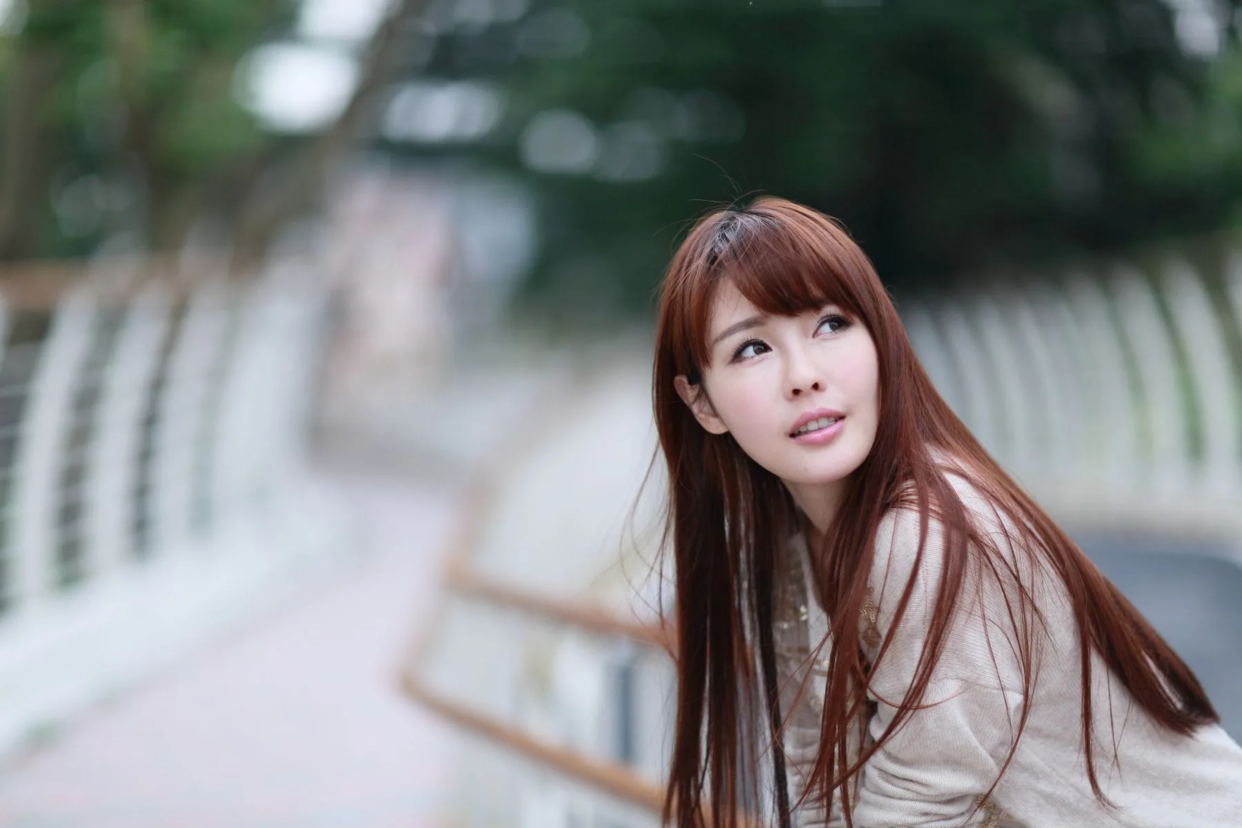 Bộ ảnh ngoại cảnh tươi tắn và xinh đẹp của Celia Wang cho quảng cáo "Guoguang Help" - 16